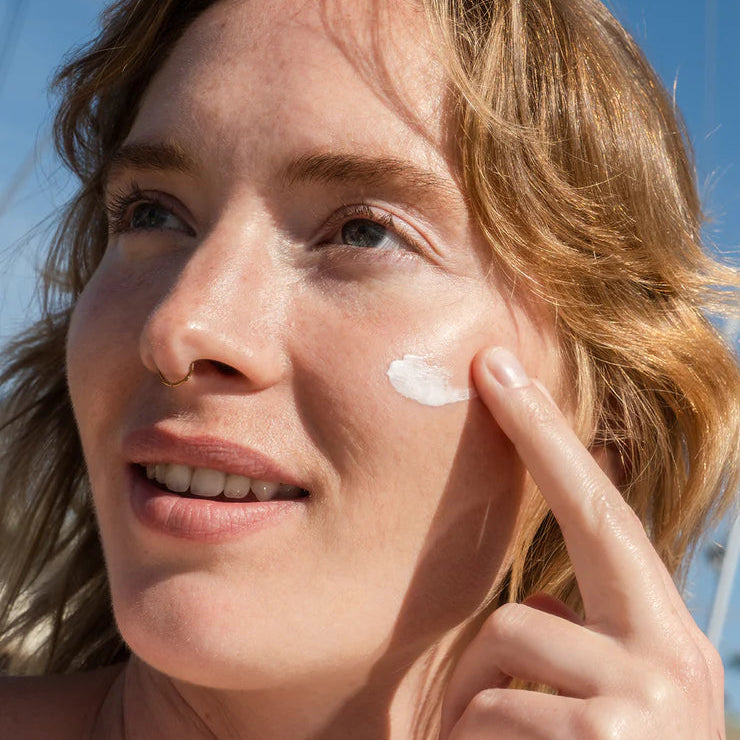 Classic Face Sunscreen SPF50 White Tea